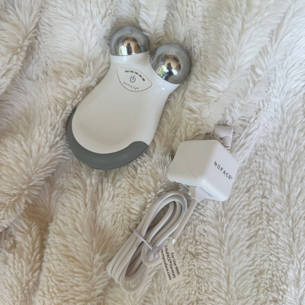 NuFace White and Gray Toning Device with Silver Accents